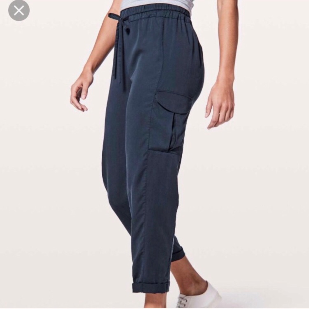 EUC Lululemon Cargo Pant